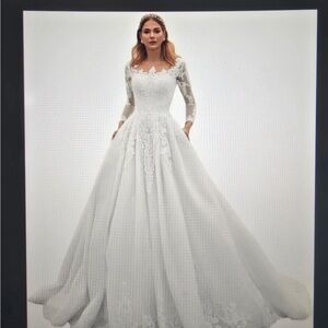 Elegant White Lace Wedding Dress